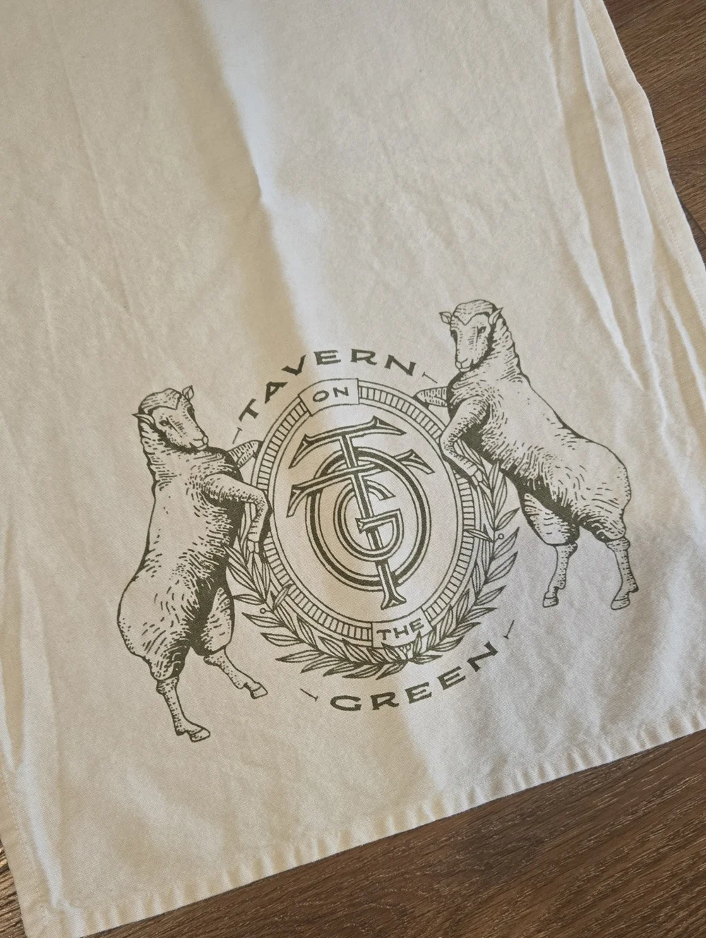 TAVERN ON THE GREEN TEA TOWEL.. #8165